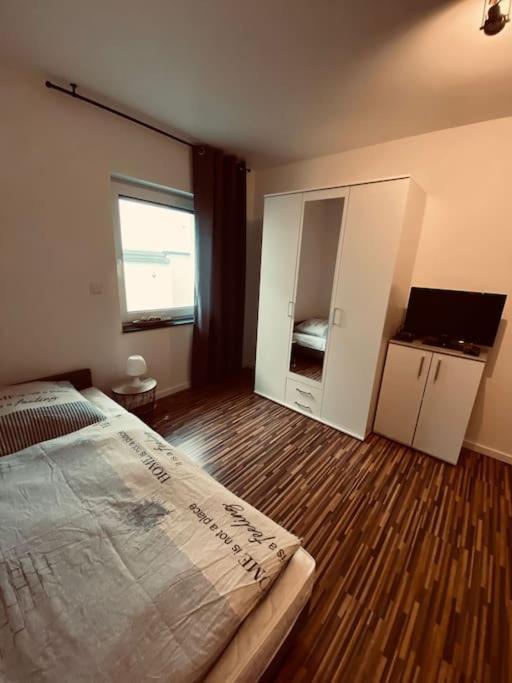 Xxl Ferienwohnung 100 Qm Auch Als Monteur Unterkunft Nutzbar, Stolberg - Aachen שטולברג מראה חיצוני תמונה